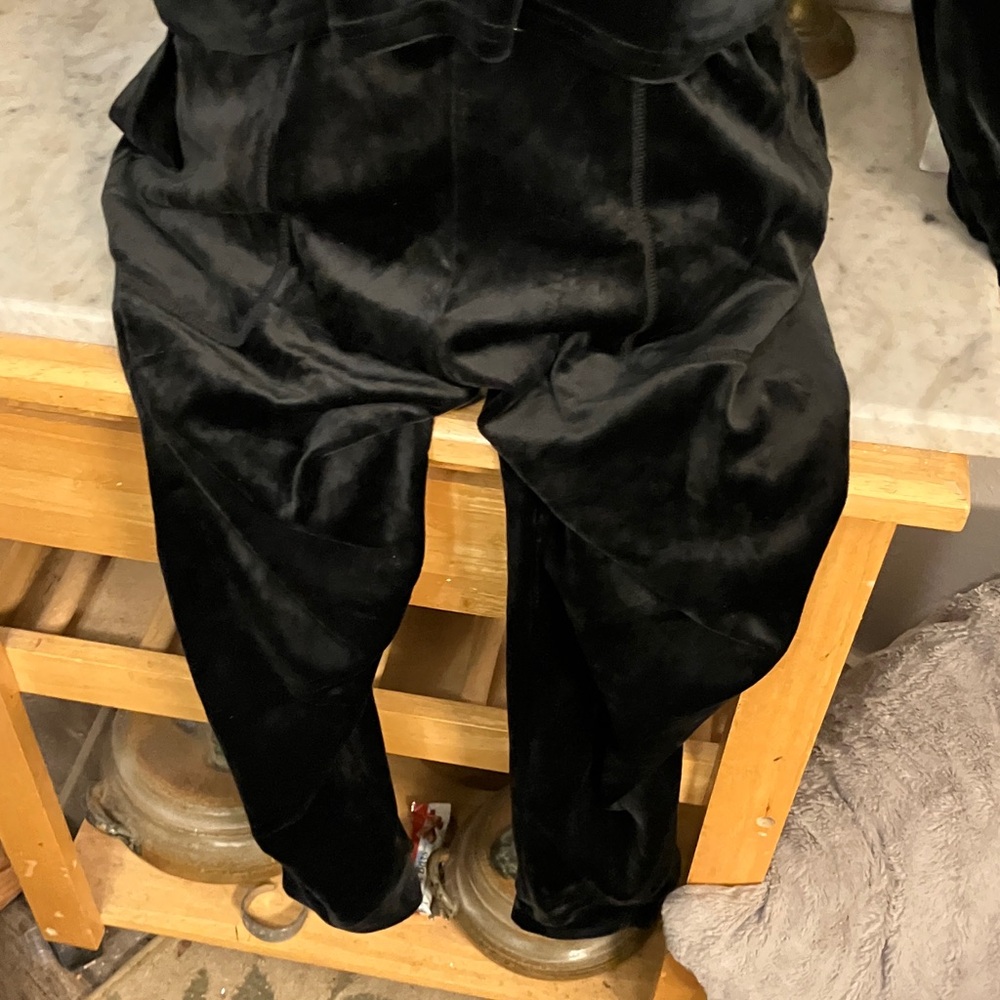 Juicy Couture Black Velour Track Suit - Picture 9 of 9